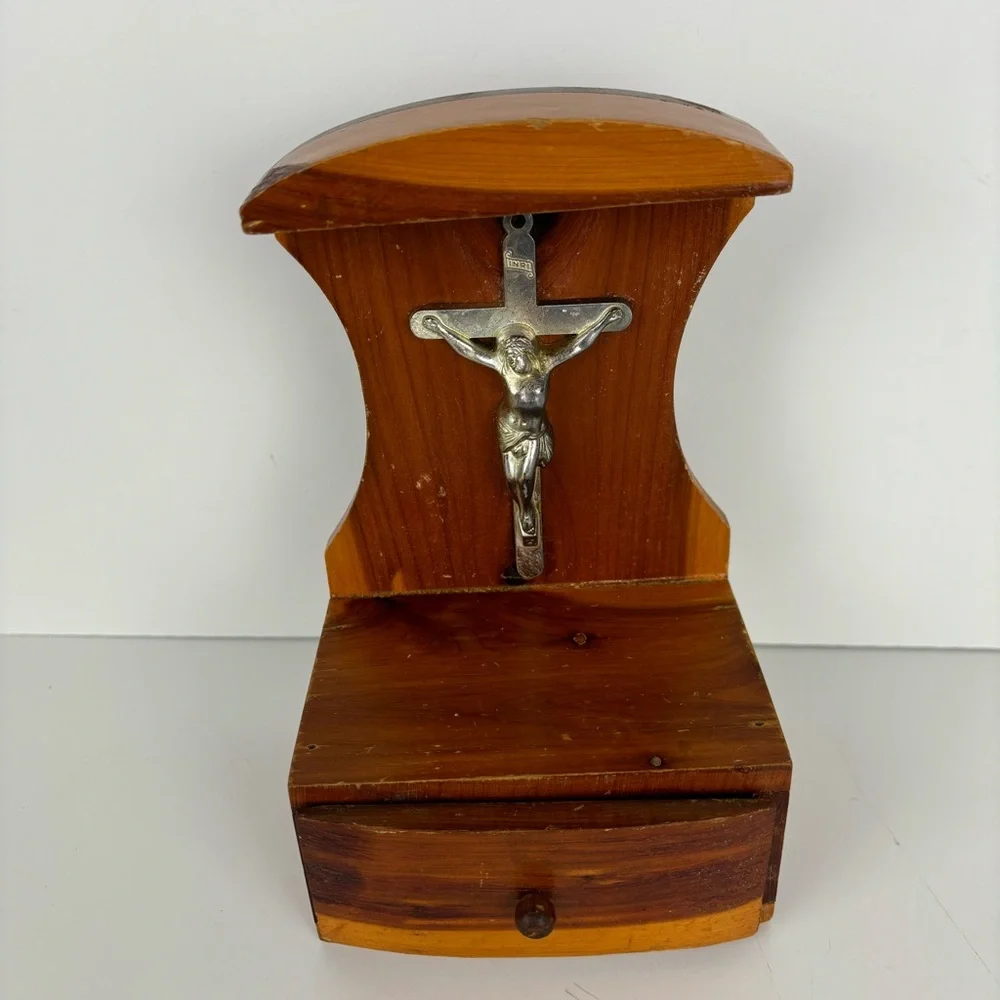 Christian Crucifix Alter Rosary Holder-vintage souvenir-WV